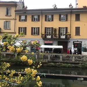 lovelyloft-alzaia-naviglio.italymilanhotels.net/